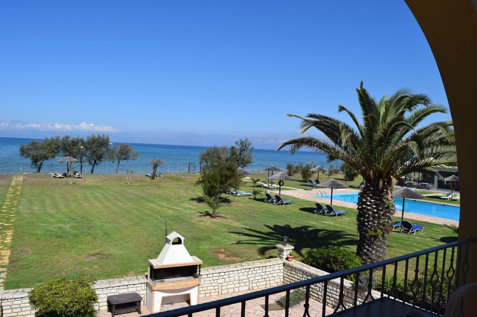 S&C Kosmos Beach Resort Roda  Extérieur photo